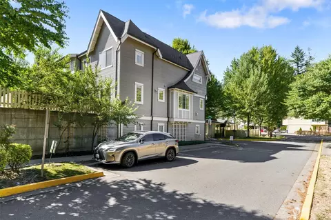 18291 NE 97th Way #101, Redmond, WA 98052