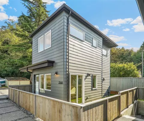 2568 56th Ave SW, Seattle, WA 98116