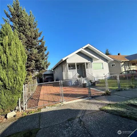 621 7th St SE, Auburn, WA 98002