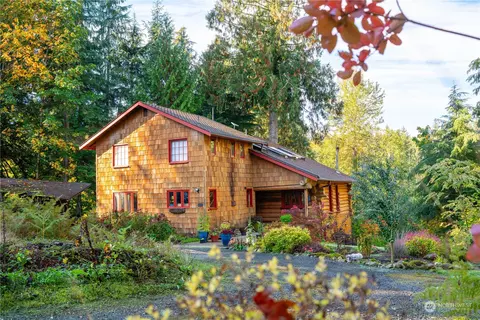 6622 Canyon Lake Rd, Deming, WA 98244