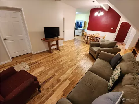 117 E Main St, Elma, WA 98541 photo 8