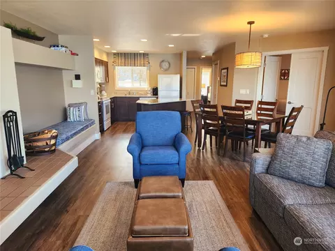 1 Beach 583 E, Manson, WA 98831