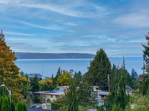 2415 Viewcrest Ave, Everett, WA 98203
