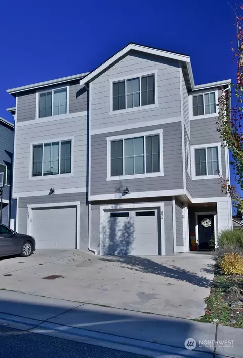 874 NW Highgarden Dr, Bremerton, WA 98311