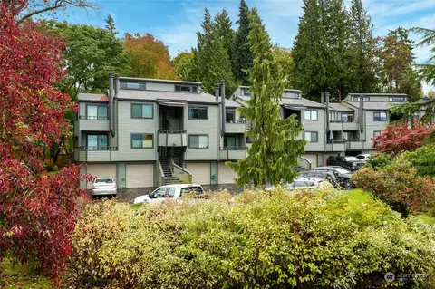 7016 116th Ave NE #D, Kirkland, WA 98033