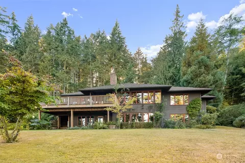 2011 N Bluff Rd, Coupeville, WA 98239