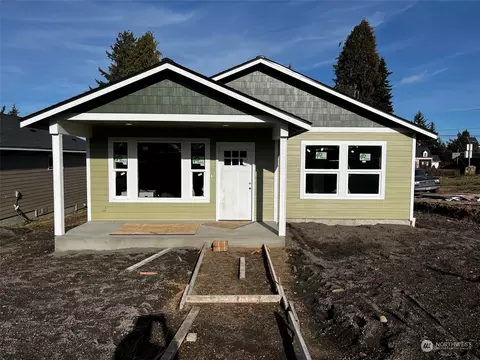 1329 E 3rd St, Port Angeles, WA 98362