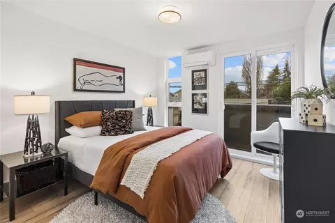 1425 E Howell St, Seattle, WA 98122 photo 15