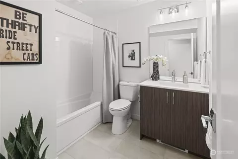 1425 E Howell St, Seattle, WA 98122 photo 10