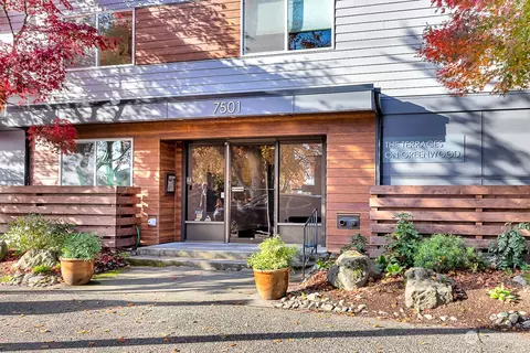 7501 Greenwood Ave N #201, Seattle, WA 98103