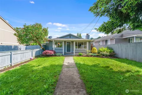 8539 S 121st St, Seattle, WA 98178