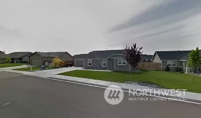 5810 Coppercap Mountain Ln #L, Pasco, WA 99301