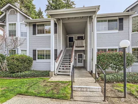 23327 Cedar Way #F102, Mountlake Terrace, WA 98043