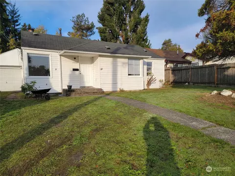 13733 10th Ave SW, Burien, WA 98166