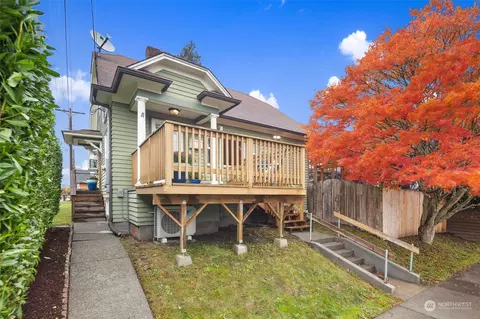 1713 20th St, Everett, WA 98201 photo 2