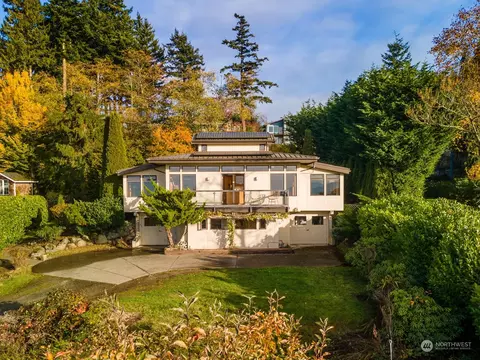 2409 38th St, Bellingham, WA 98229