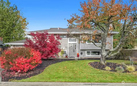 20402 78th Pl W, Edmonds, WA 98026