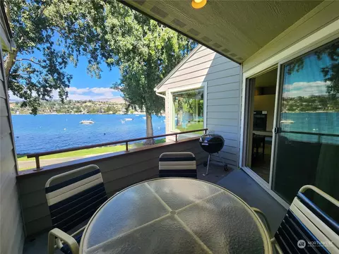 1 Beach 572-o, Manson, WA 98831