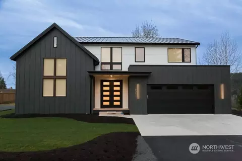 532 38th St, Bellingham, WA 98229