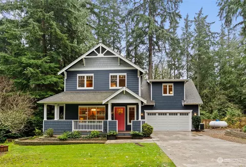 10017 NE Summerberry Ct, Bainbridge Island, WA 98110