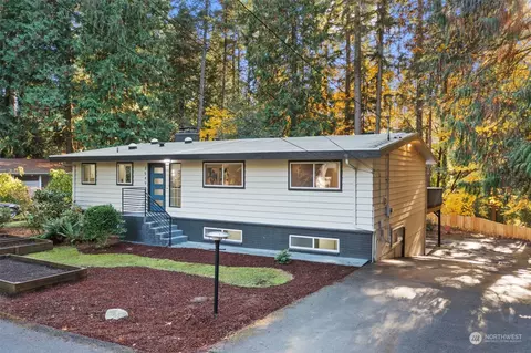 3549 NE 182nd St, Lake Forest Park, WA 98155