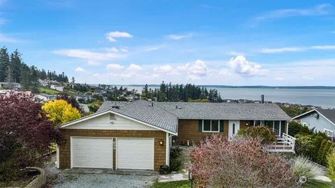 696 Gladstone Dr, Camano Island, WA 98282
