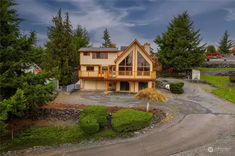 195 Dow Ridge Dr N, Eatonville, WA 98328