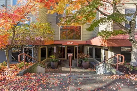 8745 Greenwood Ave N #511, Seattle, WA 98103