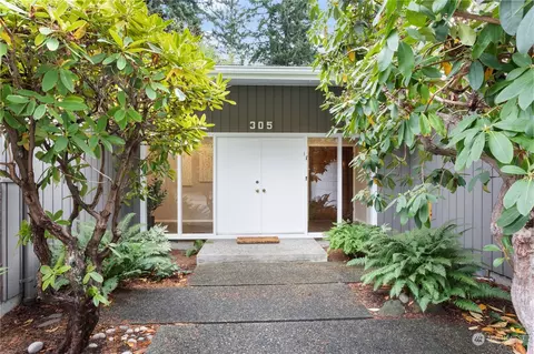 305 Bayside Rd, Bellingham, WA 98225