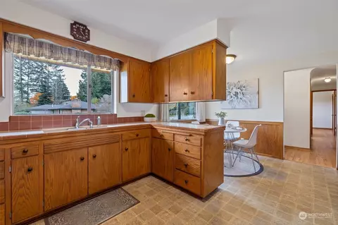 4708 W View Dr, Everett, WA 98203 photo 6