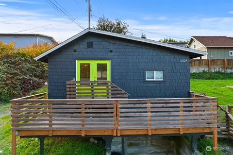 1324 E 35th St, Tacoma, WA 98404