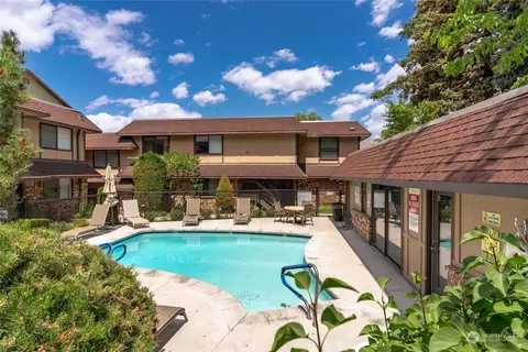 113 N East Center St #A2, Chelan, WA 98816 photo 2