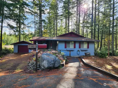 530 N Lake Surf Dr, Lilliwaup, WA 98555