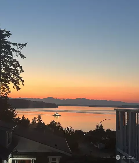 1215 Sequalish St, Steilacoom, WA 98388