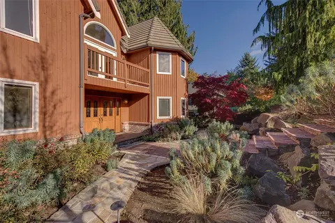 946 18th St, Mukilteo, WA 98275