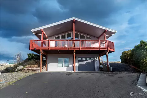 217 Pear Pl, Mattawa, WA 99349