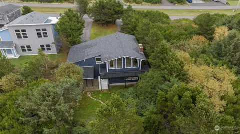 649 Ocean Shores Blvd SW, Ocean Shores, WA 98569