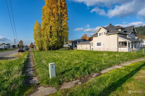 92 SW 11th St, Chehalis, WA 98532