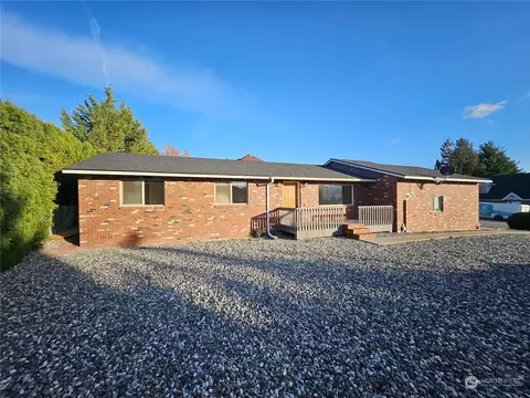 901 12th St NE, East Wenatchee, WA 98802