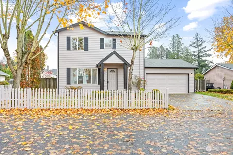 940 E St, Blaine, WA 98230