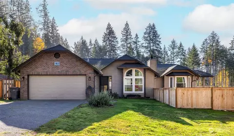 80 NE Teri Ct, Bremerton, WA 98311