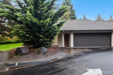 1343 Bellefield Park Ln, Bellevue, WA 98004