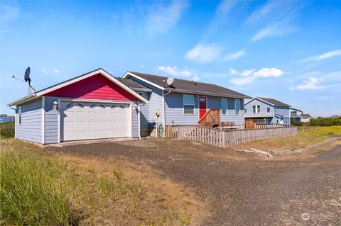 1438 Storm King Ave SW, Ocean Shores, WA 98569