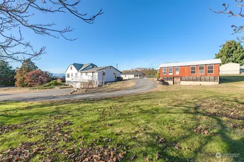 3731 NW Cascade Ave, East Wenatchee, WA 98802