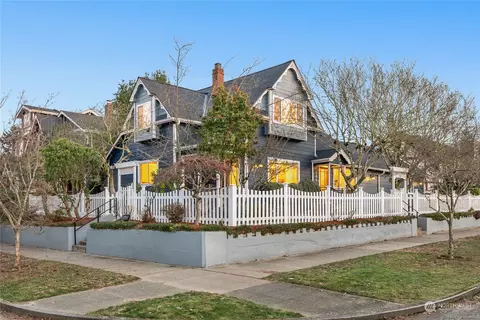 103 NE 63rd St, Seattle, WA 98115