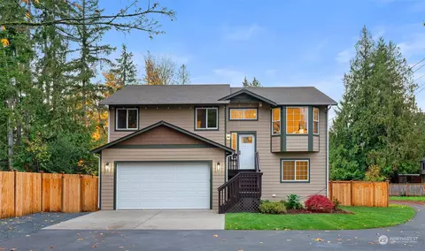 19507 Bing Rd, Lynnwood, WA 98036