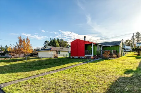 1508 W 7th St, Port Angeles, WA 98363