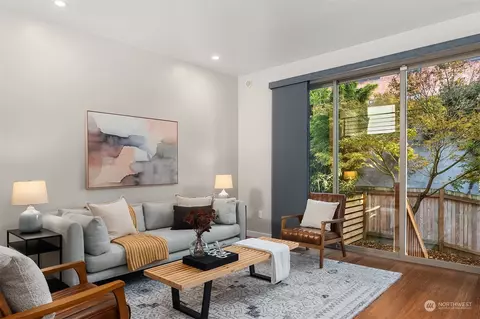 918 2nd Ave W #A, Seattle, WA 98119