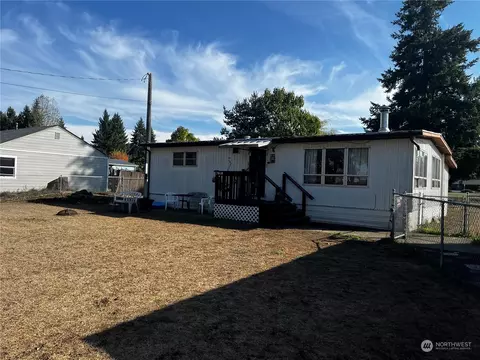 3018 Fords Prairie Ave, Centralia, WA 98531
