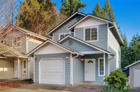 82 NW Lopez Ln, Bremerton, WA 98311